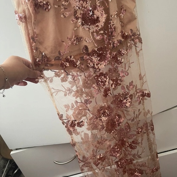 Dress - Picture 2 of 4